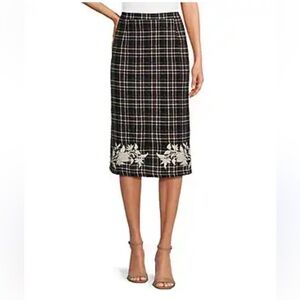 Fanm Mon
Tweed Floral Embroidered High Waist Back Slit Opening Pencil Midi .